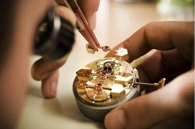 卡地亞表帶怎么更換